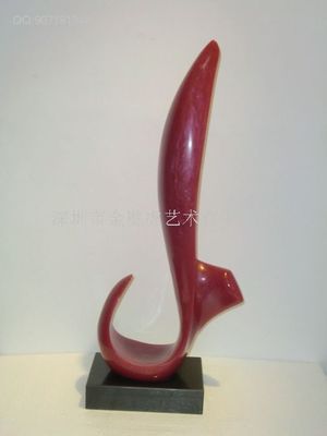 凝住时光的浪漫 从<情侣之吻>看深圳雕塑工艺品的时尚表达与空间美学